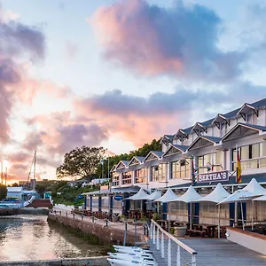 https://simons-town-quayside.hotels-capetown.com