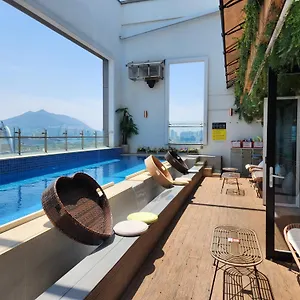 3* Hotel Hound Station